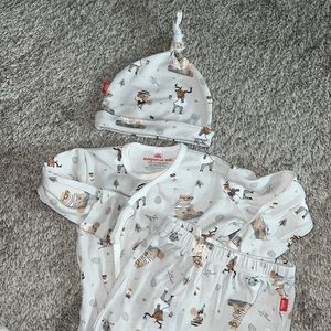 MAGNETIC GOWN NB-3M w/ Hat